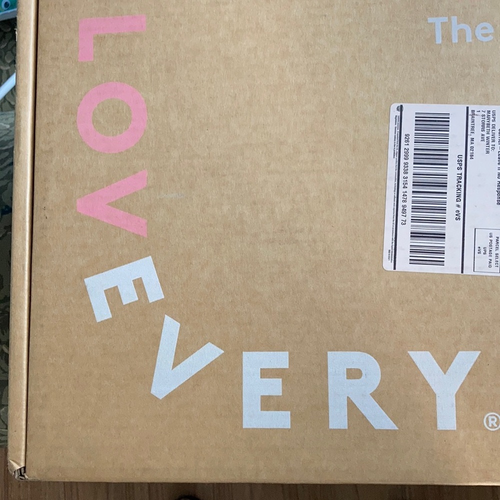 Lovevery 9-10 month Play Kit”The Explorer”